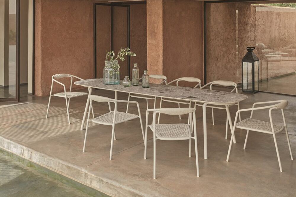 Manutti Minus Tisch Outdoor – Keramikplatte und Aluminiumbeine